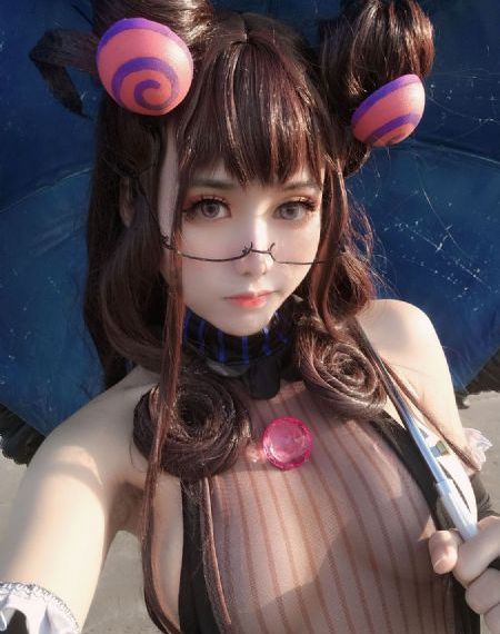 逗弄揉捏挺立的乳尖_蓝光影视在线观看