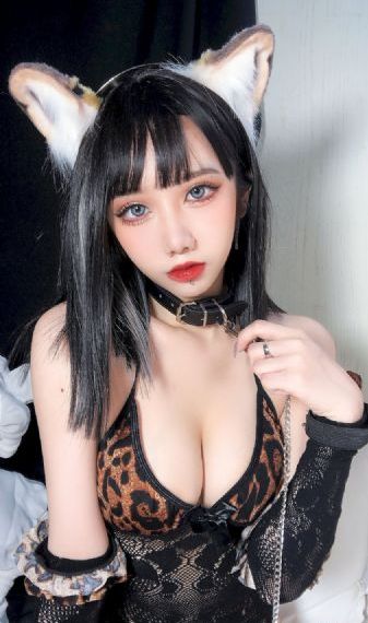 漆黒のシャガ_十万网红美女美酱