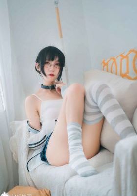 带着智能手机闯荡异世界.2 2023_超清HD高清在线观看